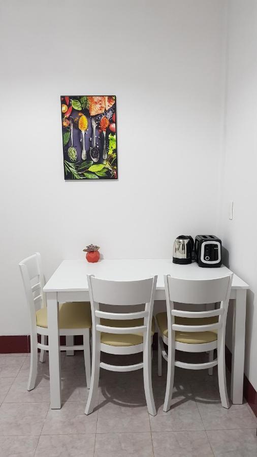 Chic Studio Homestay Hue Exterior foto